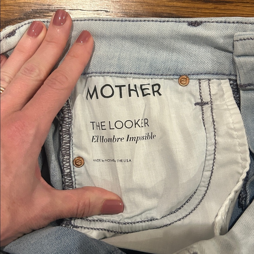 Mother Denim- The Looker - size 26
Wash: El Hombre Impossible - Picture 9 of 9